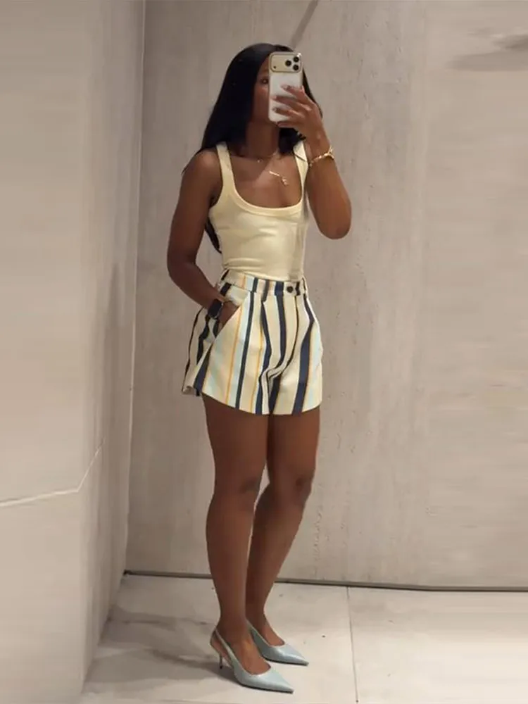 Midi-Shorts mit Streifenmuster für Damen, Streetwear-Stil, Einzelknopfverschluss, Taschen, Paneel-Design, Locker Sitzende Kurze Hose, Modische Damenkleidung für Party und Straße – Detail 4