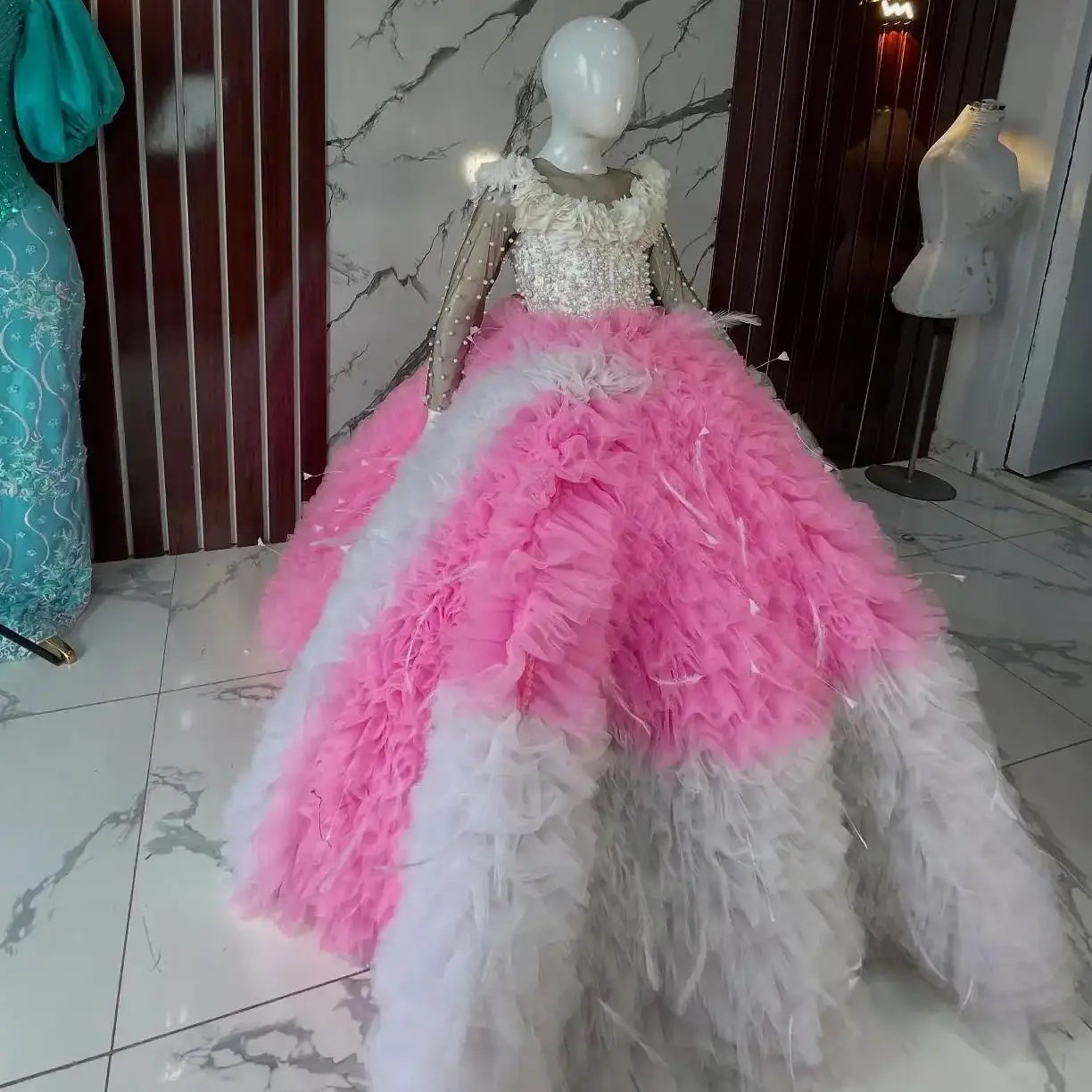 Luxury Pink Flower Girl Dress Wedding Party Customized Pearls Extra Puffy Princess Long Sleeve Holy First Communion Dress
