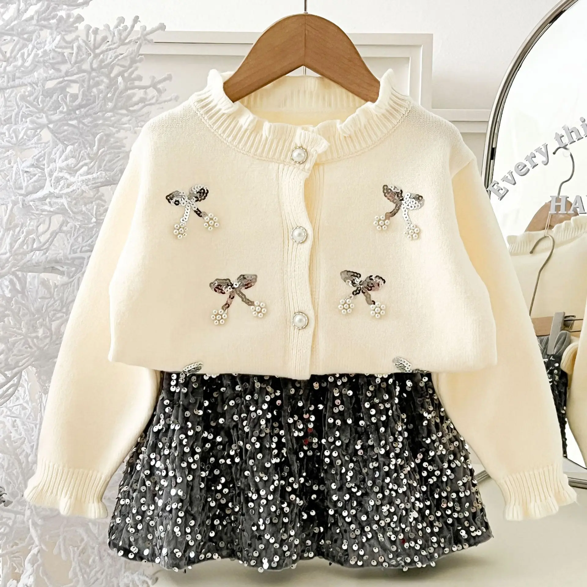 Girls Sweater Korean Skirt Set Spring and Autumn New Baby Girls Elegant Bright Diamond Knitted Cardigan Sparkling Princess Skirt