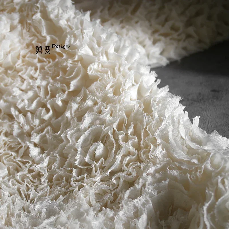 

Cattle Louver Three-dimensional Relief Texture Fabric Jacquard Texture Silhouette High-end Dress Skirt Designer Fabric