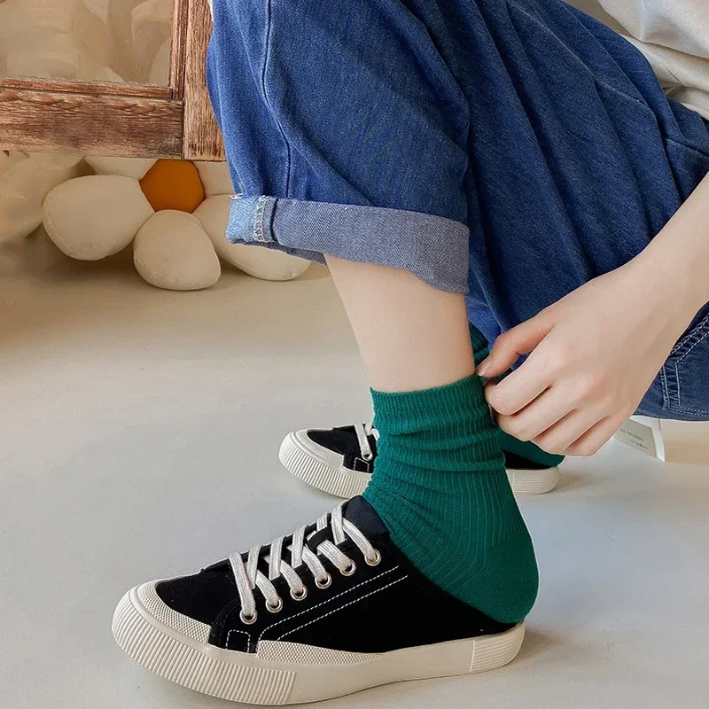 Women Socks New Trends Spring Solid Color Green Crew Socks Breathable Casual Japanese Style Slouch Socks for Women Short Носки