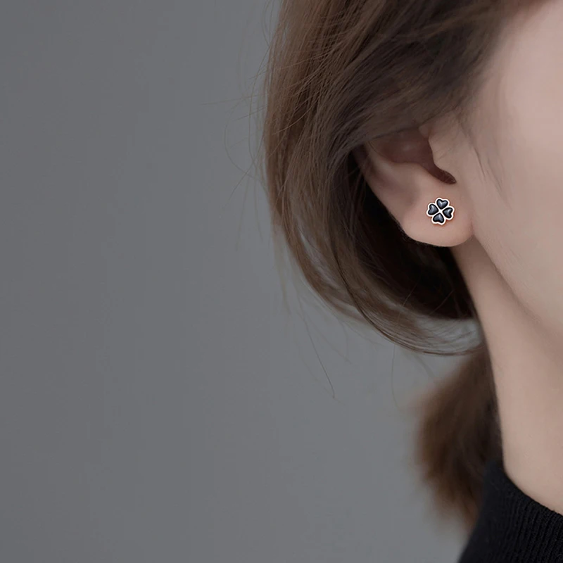 New 1Pair Simple Black Flower Earring for Women Ear Bone Nail Cartilage Earring Spiral Stud Earring Body Jewelry Gifts