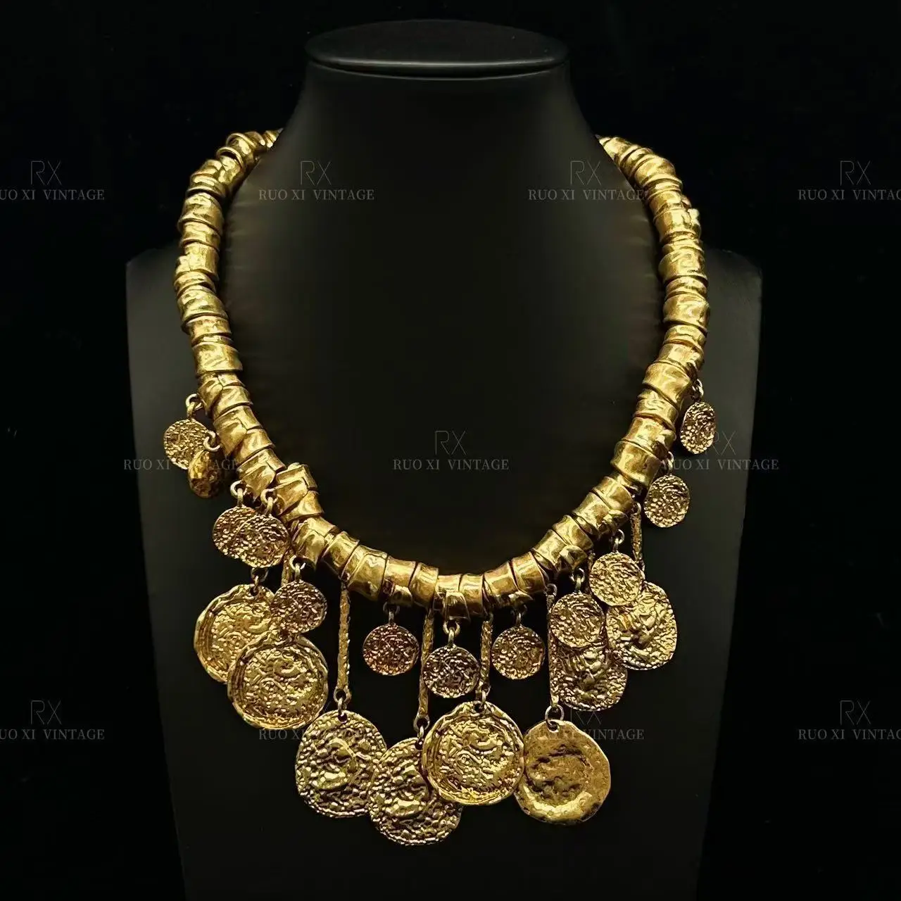 

Designer-Crafted Women's Necklace with European & American Retro Baroque Style Tassels - A Vintage-Inspired, Statement-Making Je