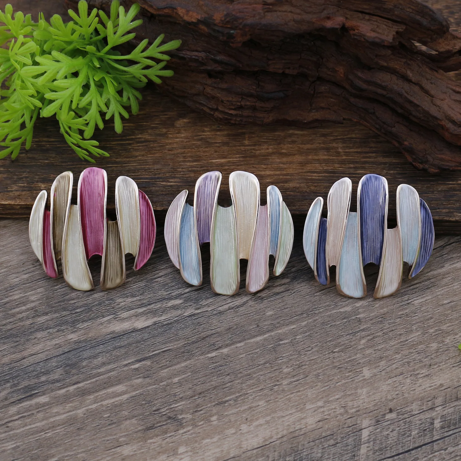 hot-selling enamel color round geometric magnetic brooch women's simple and advanced sense multi-functional chest b