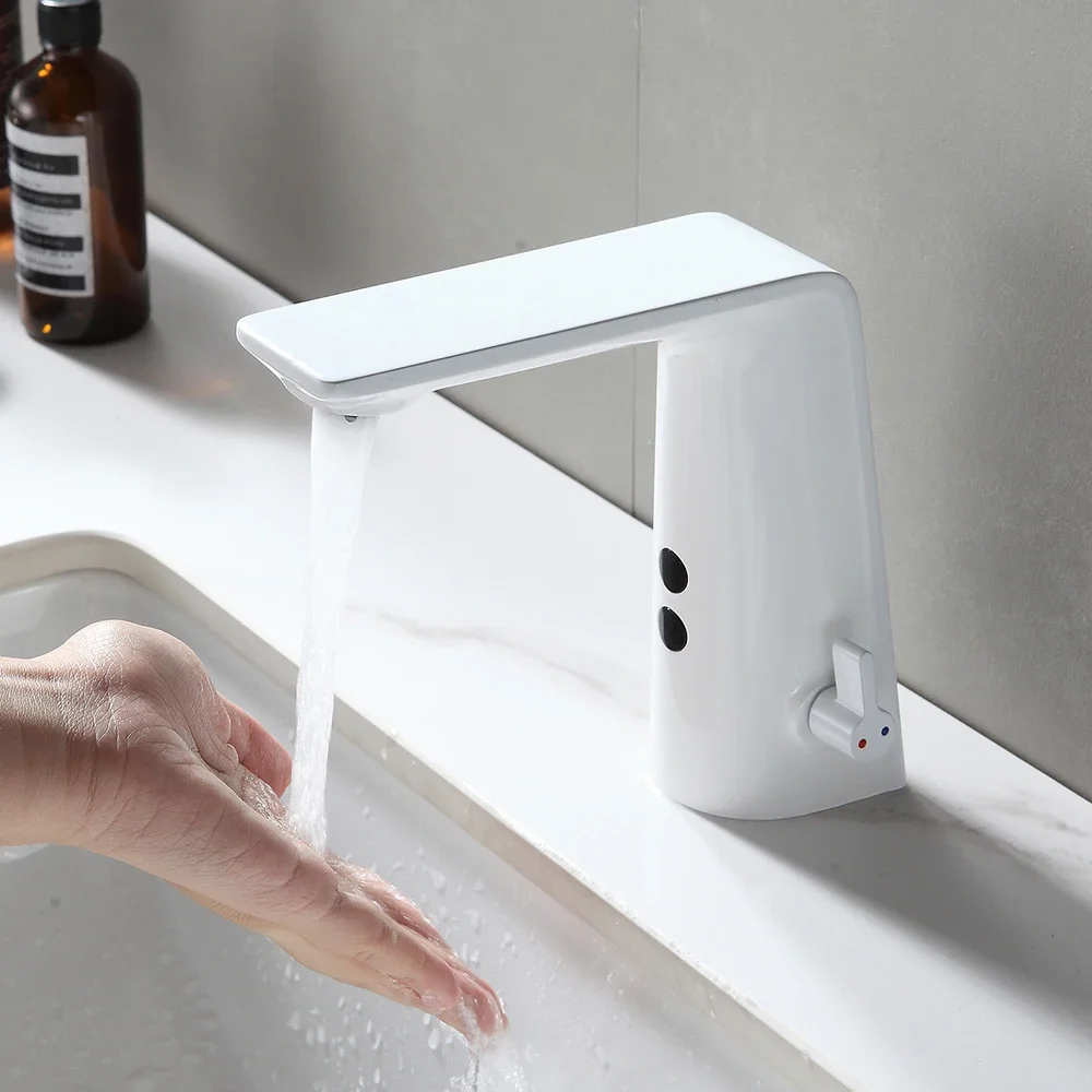Automatic Sensor Faucet Mixer Water Cold & Hot Ac 220Voltage And Dc 6 Voltage Brass Body Material With Two Hoses
