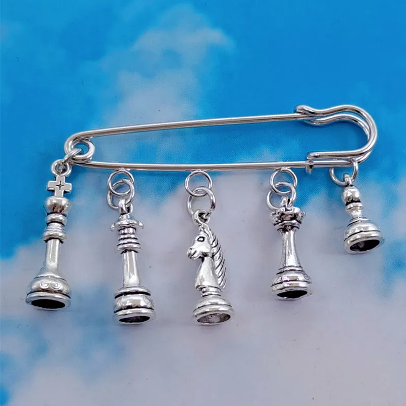 New Product/Chess Pendant Needle Alloy Pendant Chess Pin Entertainment Game Jewelry Discovery Jewelry Gift