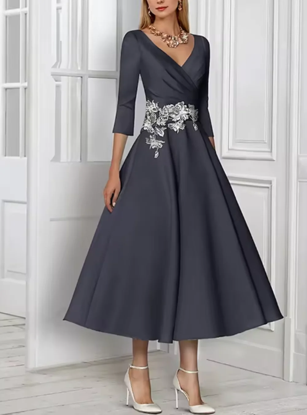 エレガントな A ライン サテン ウェディング ドレス V ネック丈 スパンコール装飾 花嫁の母 フォーマル ガウン 2025 無料カスタマイズ