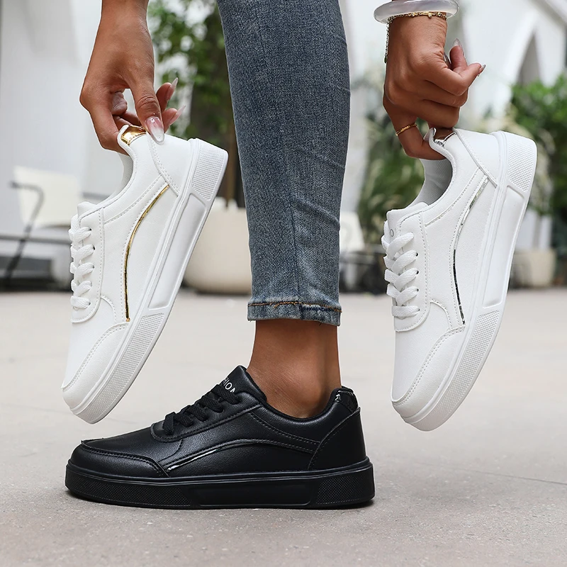 2025 New Black and White Flat Shoes Fashionable Casual Sports Shoes Breathable and Lightweight Walking and Running Fitness Shoes