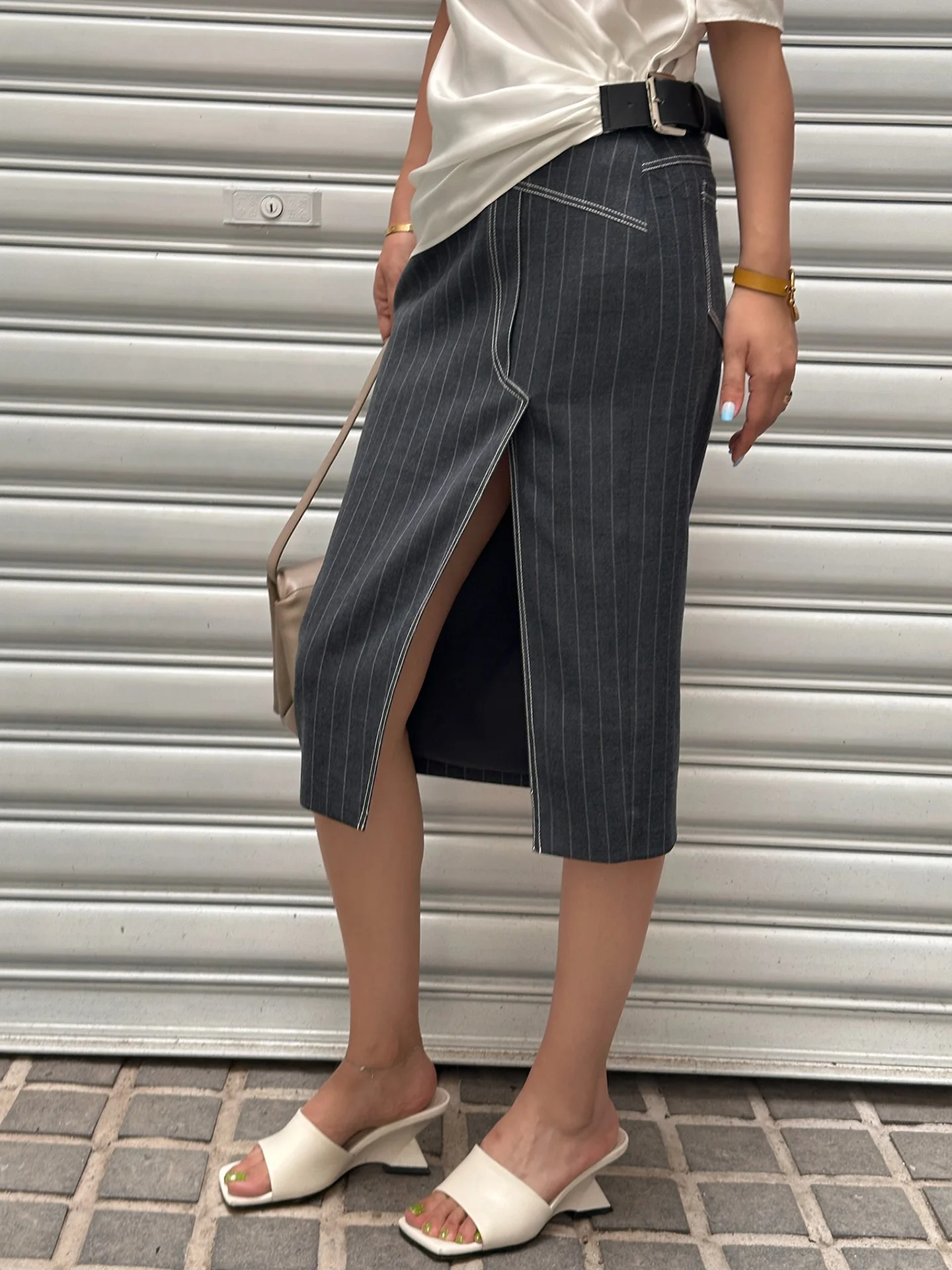 

LEDIM WANG Асимметричная полосатая юбка с разрезом f Женская летняя новая повседневная полосатая юбка со средней талией из полиэфирного волокна