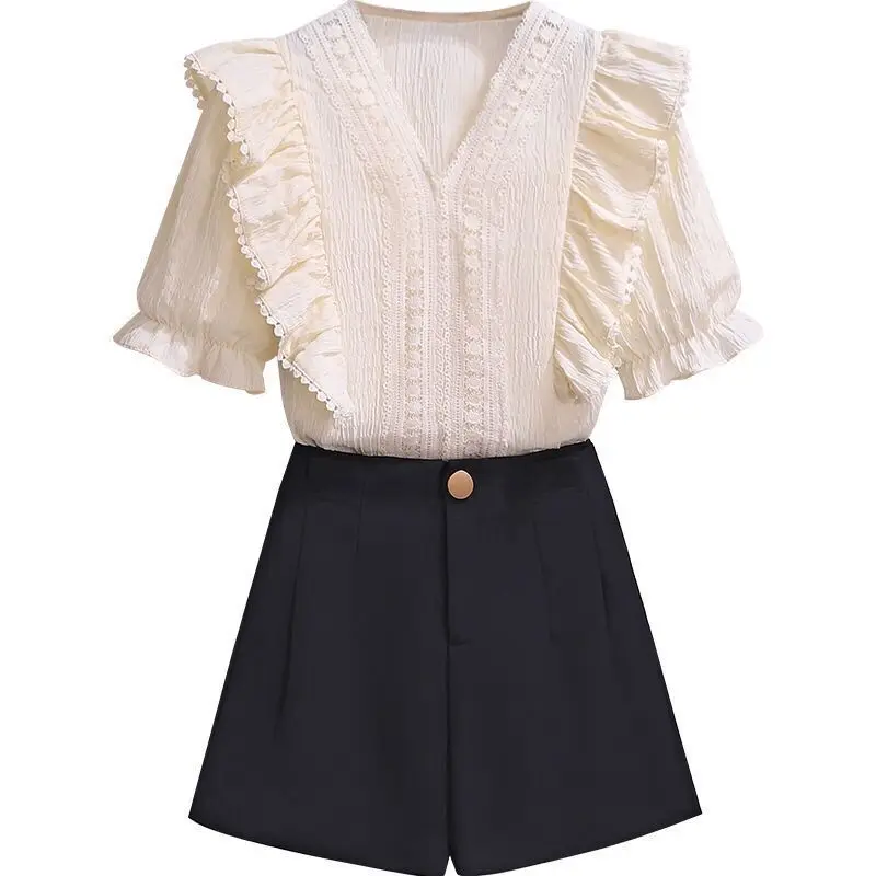 

Женский комплект, лето 2025, новая модная профессиональная одежда, белая рубашка с v-образным вырезом + черные короткие широкие брюки, комплект из двух предметов