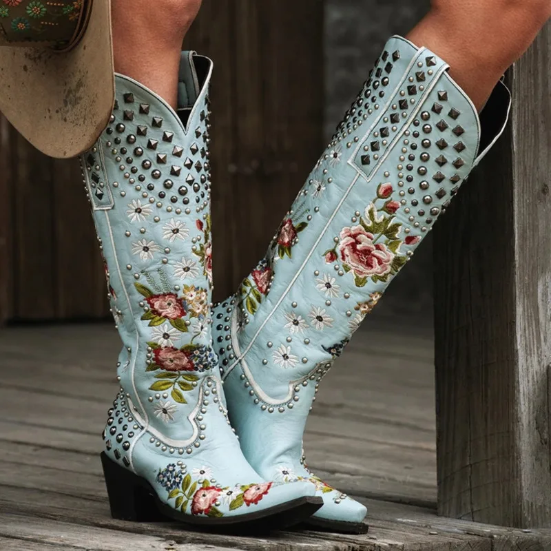 

2025 Flower Embroidered Rivet Western Cowboy Boots Women Pointed Toe Square Heels Vintage Cowgirl Boots Shoes