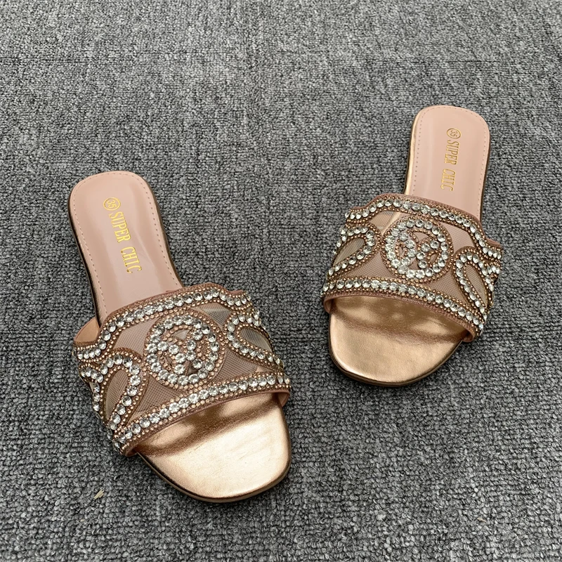 

Designer Brand Women's Flat Slippers Outside The Fashion Wear High-end Belt Drill Flip-flops for Women Hot Selling