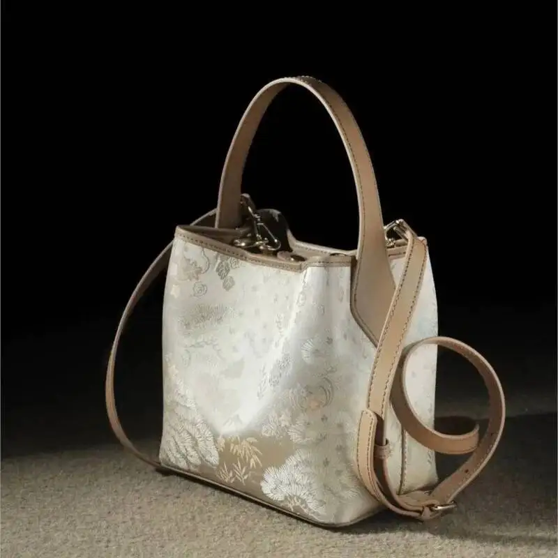 Vintage Song Brocade Embroidery Handbag Women Cheongsam Dress Bucket Ladies Elegant Gentle Landscape Crossbody Bag 2025 New