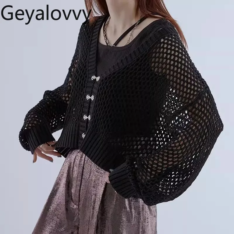 Primavera Estate Nuova fibbia in metallo Cardigan lavorato a maglia con scollo a V cavo Camicia con aria condizionata a maniche lunghe nera versatile da donna dolce