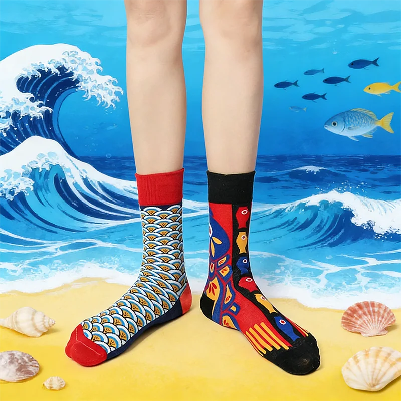 1 pair Asymmetric Koi Fish Print Mid-Calf Socks - Retro Pattern Color-Block Cotton Socks (Good Luck Symbol)