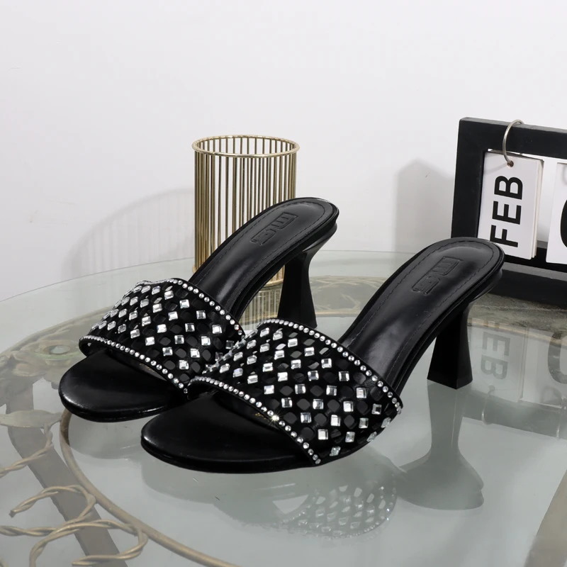 

luxurious outdoor women's sandals rhinestones 2025 new plus size fashion Joker hollow slippers round headed heel 7.5CM
