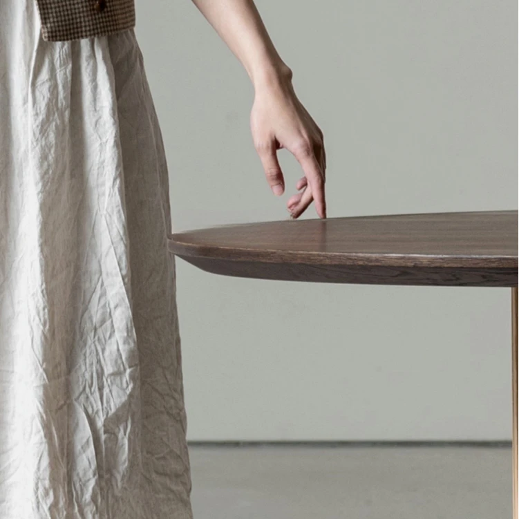 Nordic Style Solid Wood round Table Small Apartment Dining Table Log Simple Large round Designer Conference Table