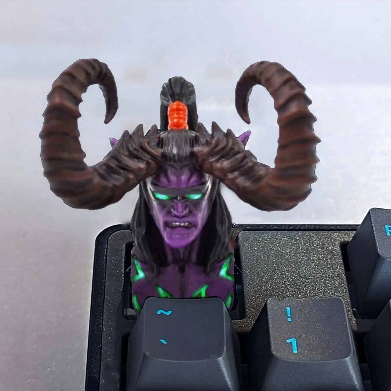 World Of Warcraft Illidan Keycaps Mechanical Keyboard Monster Cross Switch Keycaps Personalized Resin Translucent Keycaps Gift