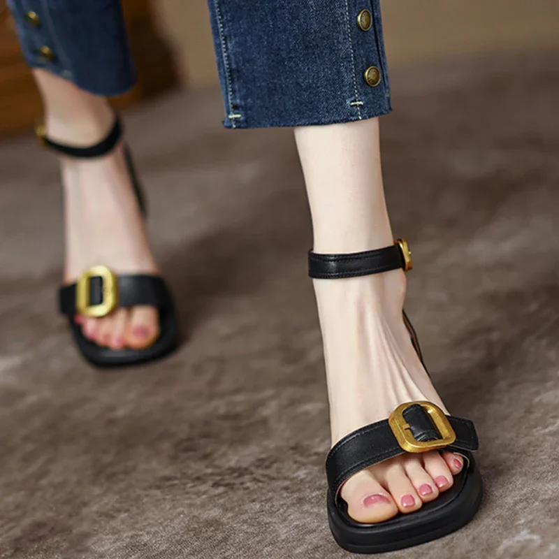 Retro Style Summer Open Toe Women Sandals Fashion Metal Buckle Thick Heel Ladies Outdoor Street Style Dress Pumps