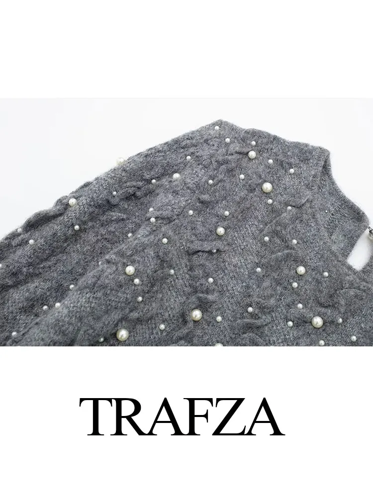 TRAFZA Women\'s Winter Wrist Sleeve Slim Gray Round Neck Pullover Women\'s Sweater Fashion Artificial Pearl Decorated Textured Top