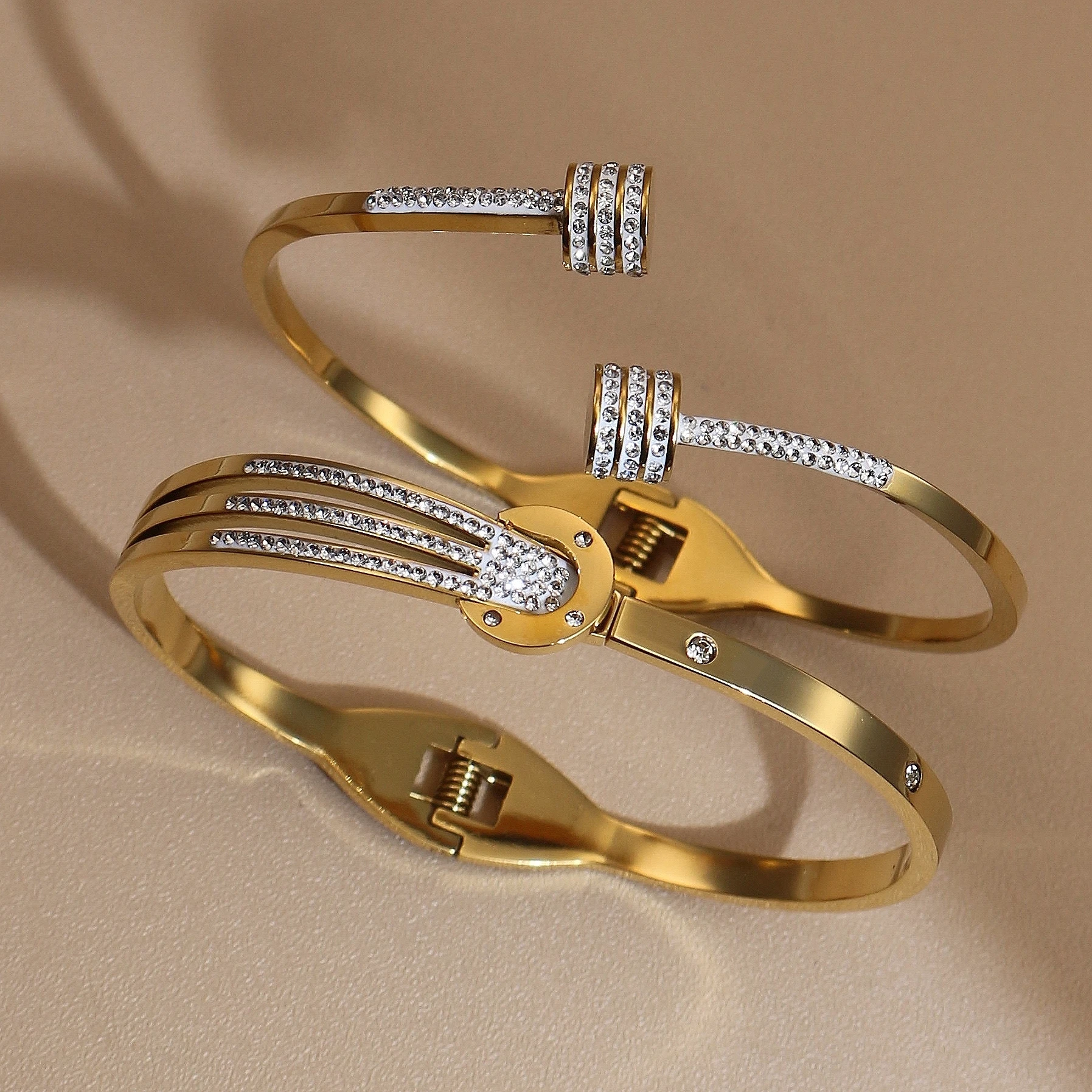 XB-069 Hot NEW Fashion Crystal Hollow Spring Open Bracelet Women's Love Gift Stainless Steel Bracelet Jewelry Wholesale