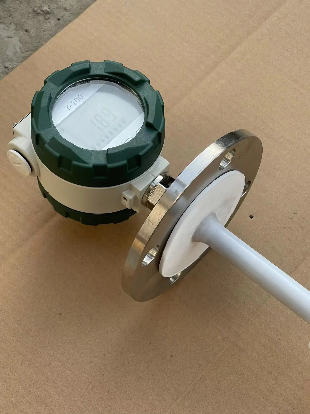 Anticorrosion PP PTFE Magnetic Float Level Transmitter Water Controller Fuel Liquid Vertical 4-20mA Sensor Battery LCD Display