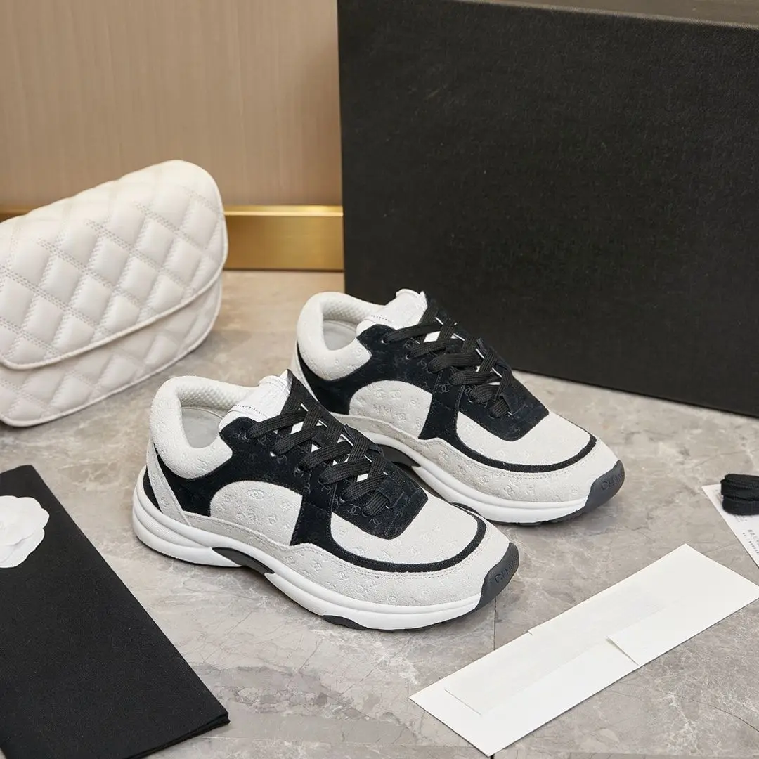 Men Women Black White Color Block Embossed Suede Thick Sole Running Shoes PU Splicing Low Top Shoes Retro Couple Lace-up Anti-slip Jogging Sneakers