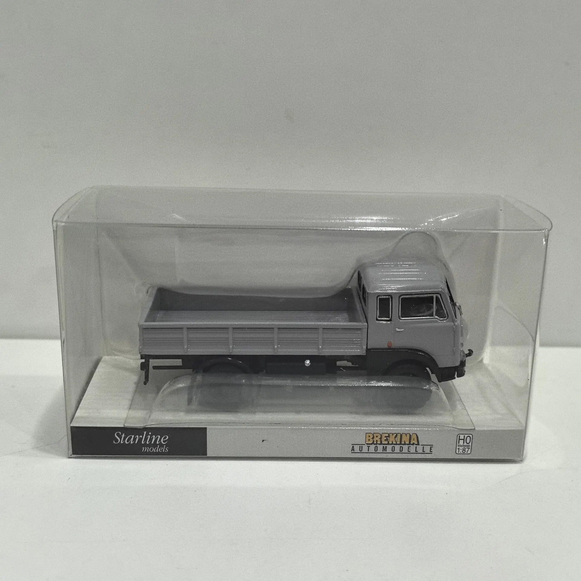 

Модель автомобиля BREKINA 1/87 HO FIAT 642 70 из пластика