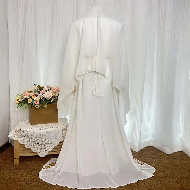 vestido branco dourado