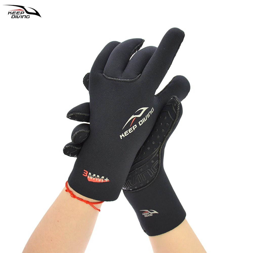 Thumbnail 2 - #7 Top Swim Gloves Picks for Every Budget