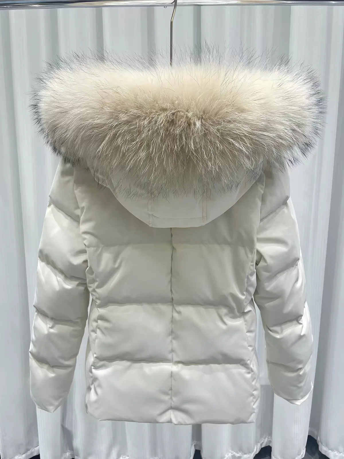 Winter Natural Large Fur Collar Hooded Down Jacket Women White Duck Down Warm Parker Outwears Female Short Thicken Down Jacket