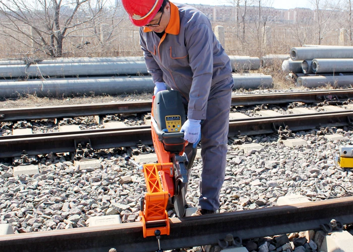 Lightweight Abrasive Rail Saw Railway Cutting Machine For Railroad Maintenance