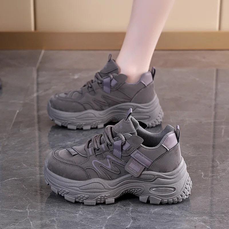 2026 new comfortable and fashionable autumn hot selling shoes with raised leather surface and thick sole