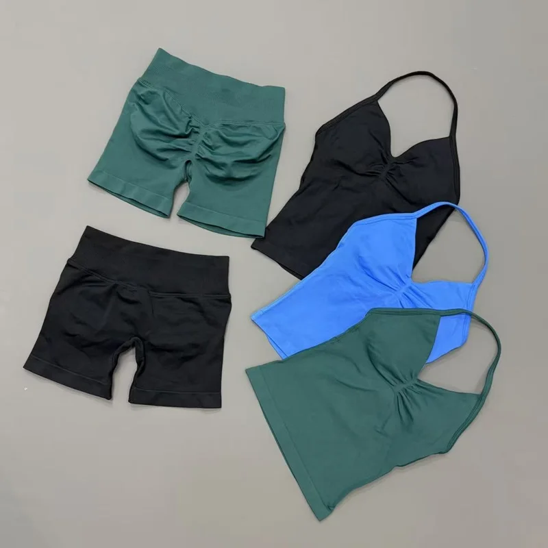 女性用2ピースヨガジムセット バックレスホルターネックトップ ハイウエストシームレスショーツ 速乾フィットネスワークアウトスポーツウェア スーツ 1