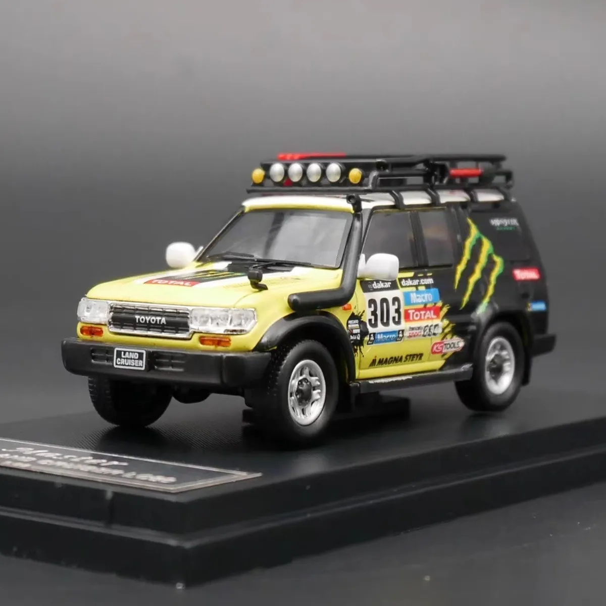 Master 1:64 Toyota Land Cruiser Lc80 Land Cruiser Land Cruiser Demon Claw Livery