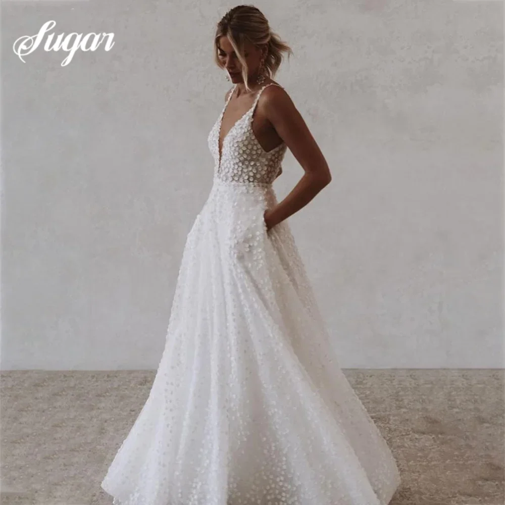 

Customized Elegant Wedding Dresse With Pocket Applique V-Neck Spaghetti Strap Bridal Gowns Beach Open Back Vestido Sweep Train