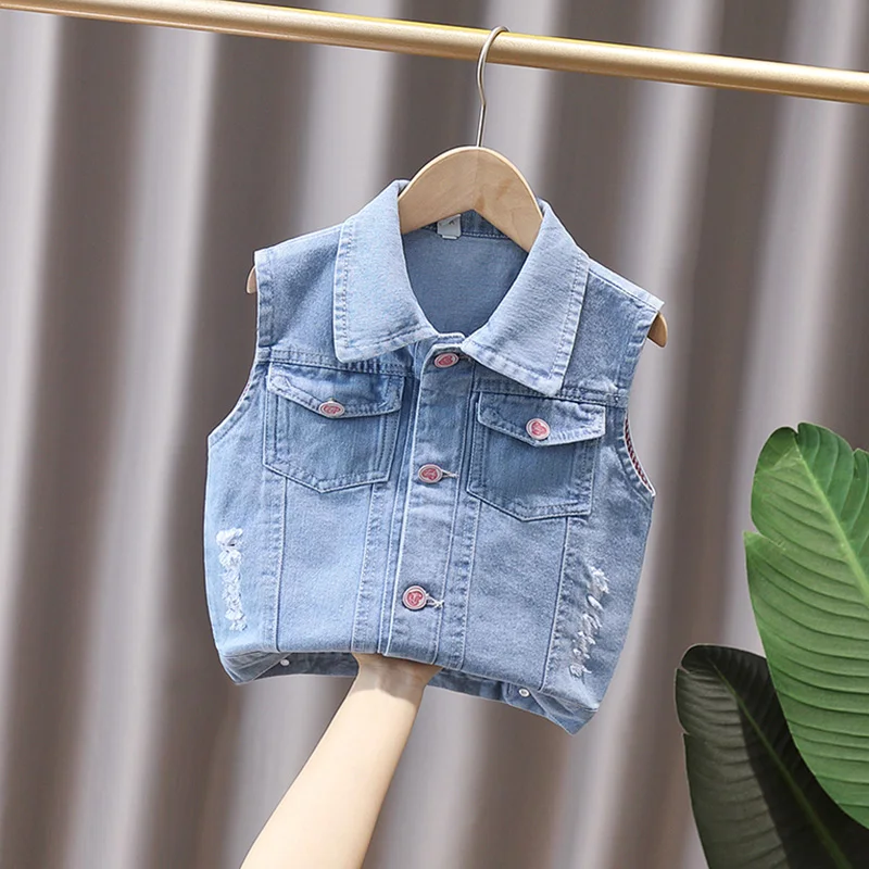 2024 Spring and Autumn Girls Fashion Embroidered Pearl Flip Collar Button Pocket Denim Vest Coat Children\'s Clothing 1-8y