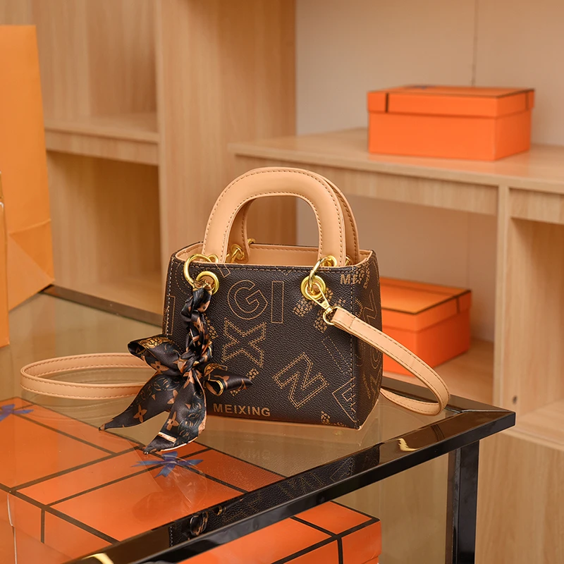 

Famous Designer Women's Tote Bag Leather Crossbody Shoulder Messenger Handbag Popular Choice For Stylish Ladies Luxury