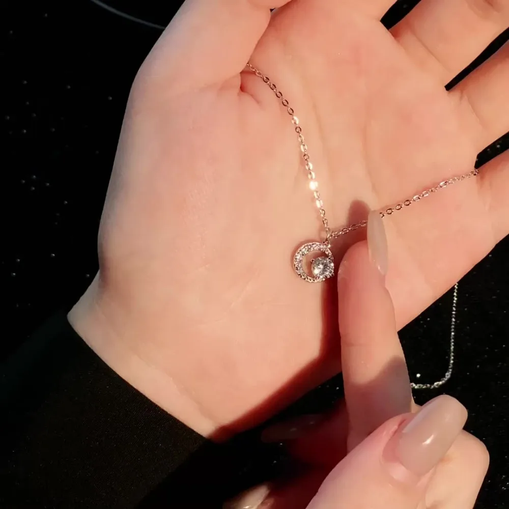 

Crescent Moon Shining Necklace Women's Light Luxury High-end Design Collarbone Chain