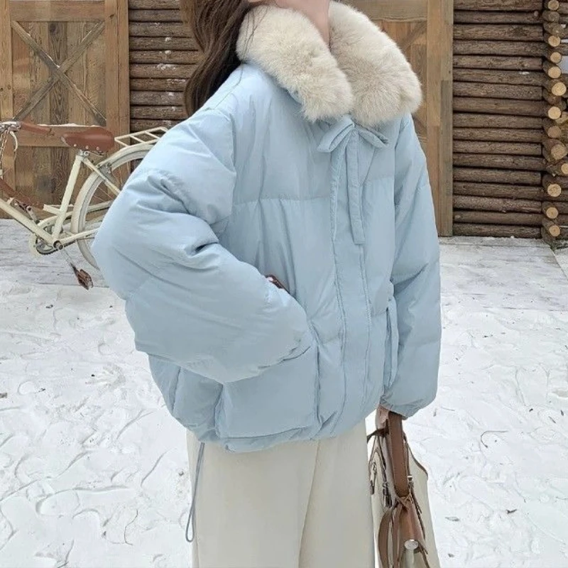 

Синяя короткая женская хлопковая куртка на пуху, новый зимний стиль 2025 года, большой меховой воротник, миниатюрное пуховое пальто