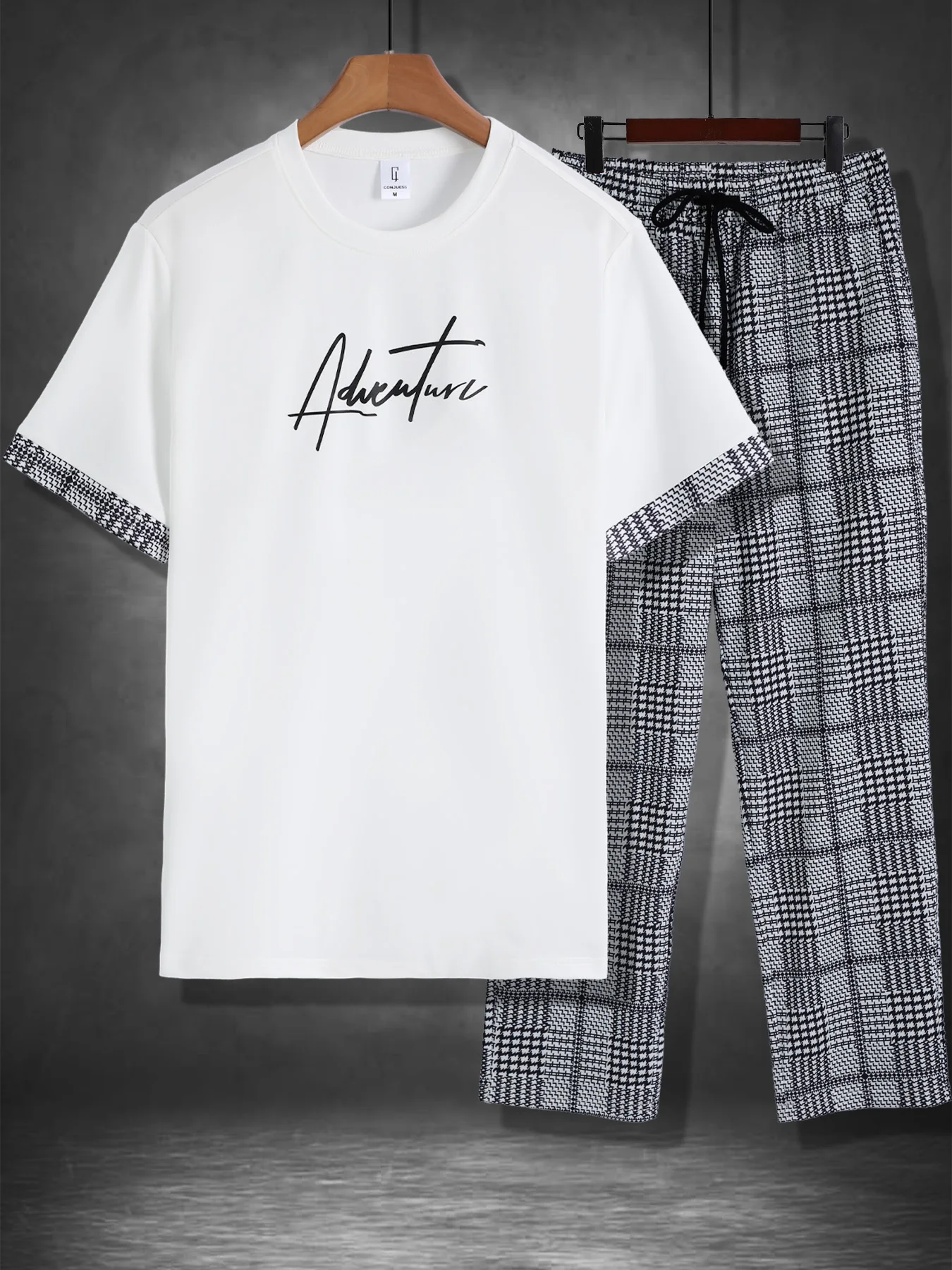 

Men's American Retro Houndstooth Set, Contrast Cuff Letter T-Shirt & Plaid Pants for Smart Casual Wear