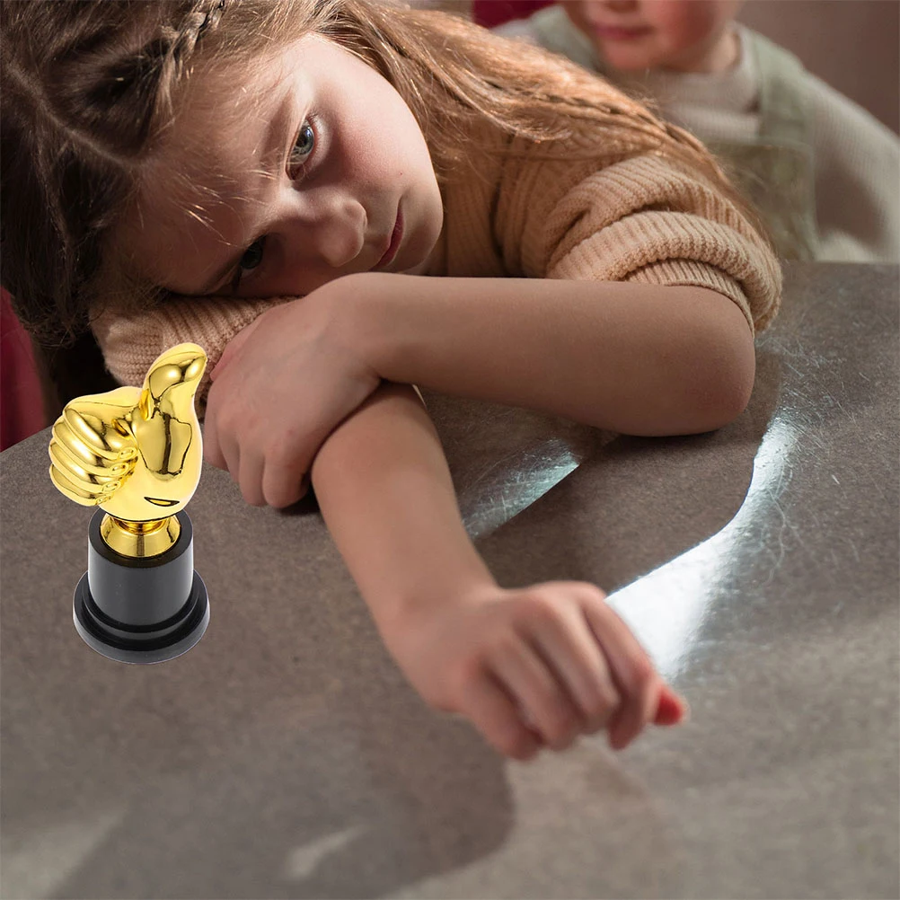 

2Pcs Kids Trophy Plastic Thumb Shaped Award Cup for Sports Competition Kindergarten Decorative Gift Exquisite Model Children