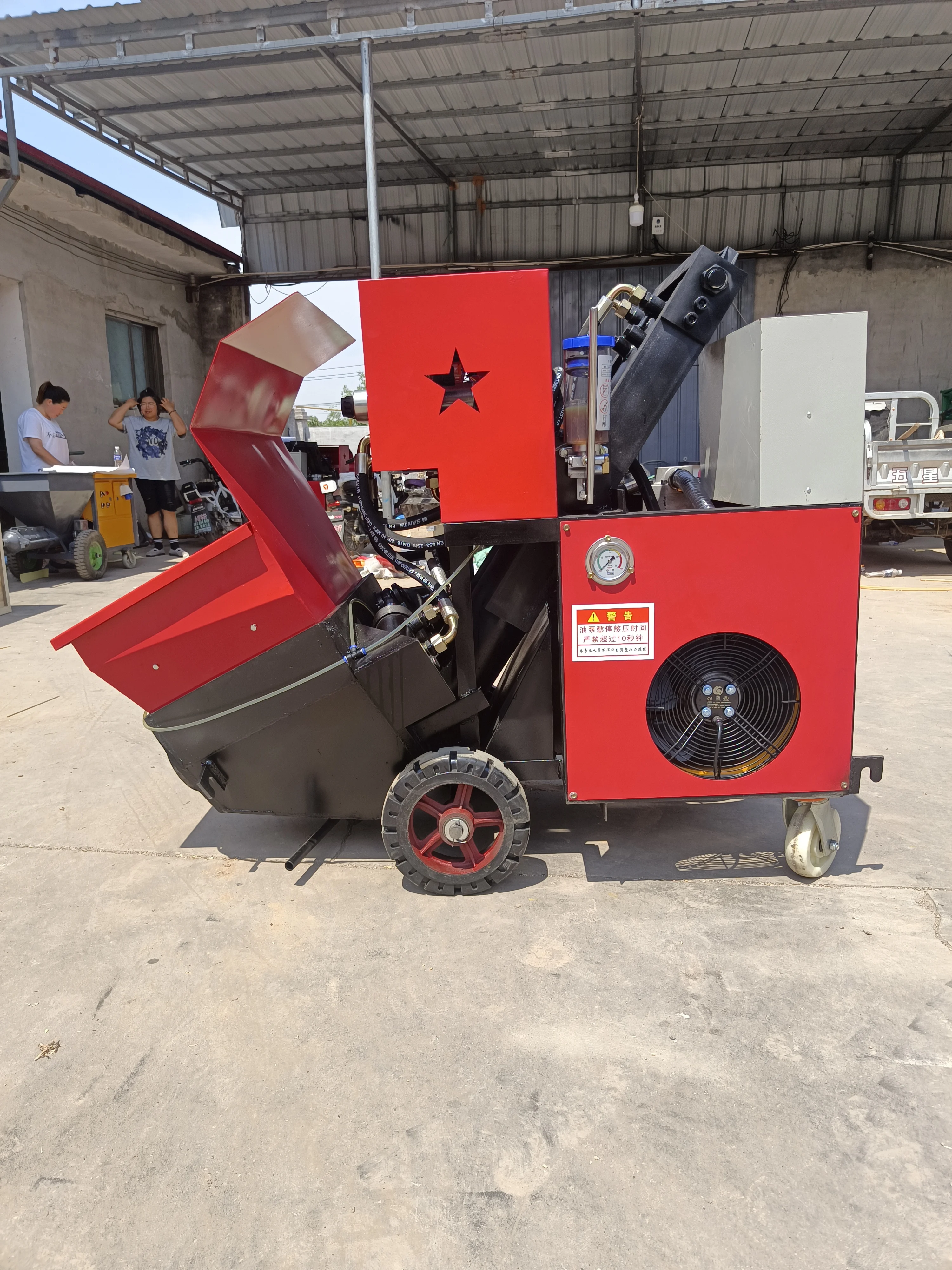 Versatile Diesel-Powered Delivery Pump, Single-Cylinder Vertical Transport 10-20m, for Various Concrete Applications. view 4