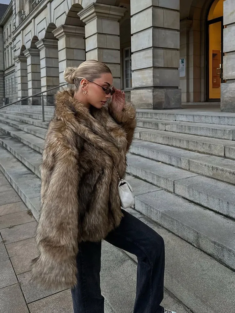 2025 Winter Frauen Faux Pelzmantel Mode Lange Hülse Lose Jacke Casual Oberbekleidung Chic V-ausschnitt Langarm Täglichen Straße Warme Mantel