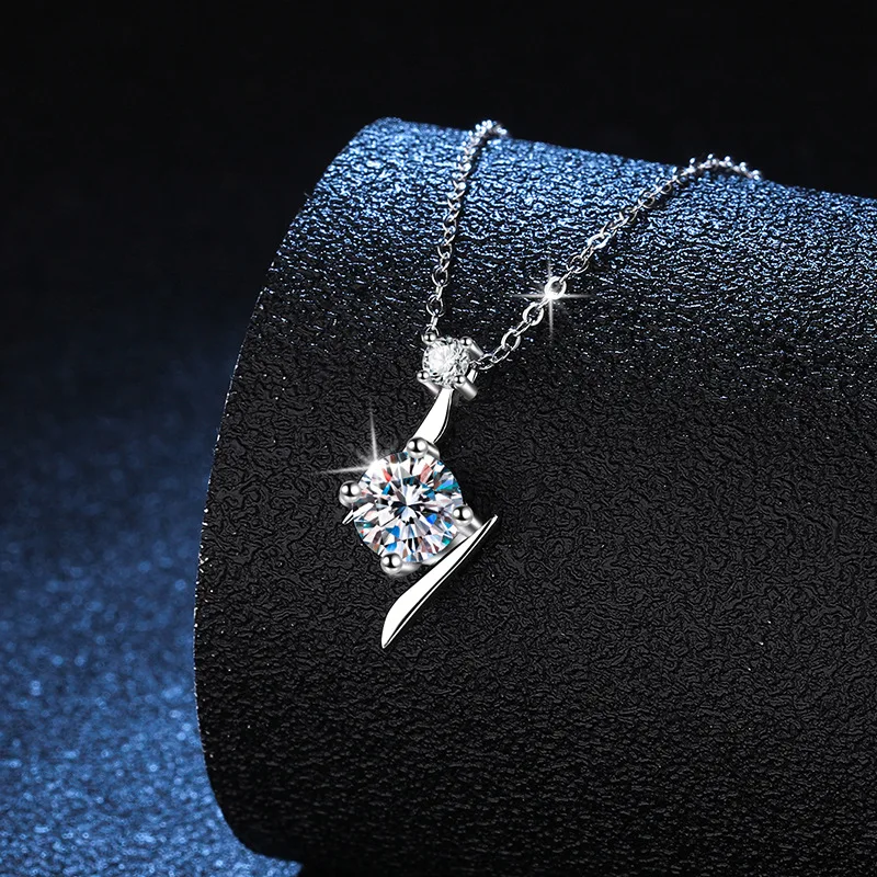 D Color Moissanite Necklace Lightning Star Clavicle Chain Pendant One Carat Moissanite Silver Chain Platinum PT950 Mark