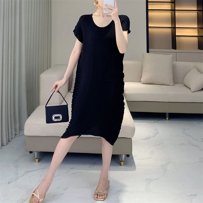 Miyake Einfarbig Plissee 2025, Sommer Neue Kleider frauen Vielseitige Casual Elegante Lose Gerade Kleider Temperament Kleidung