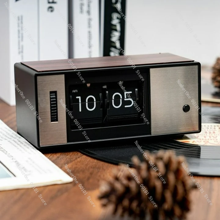 

Simple retro Japanese flip clock with lamp desktop minimalist creative Japanese small box mechanical clock