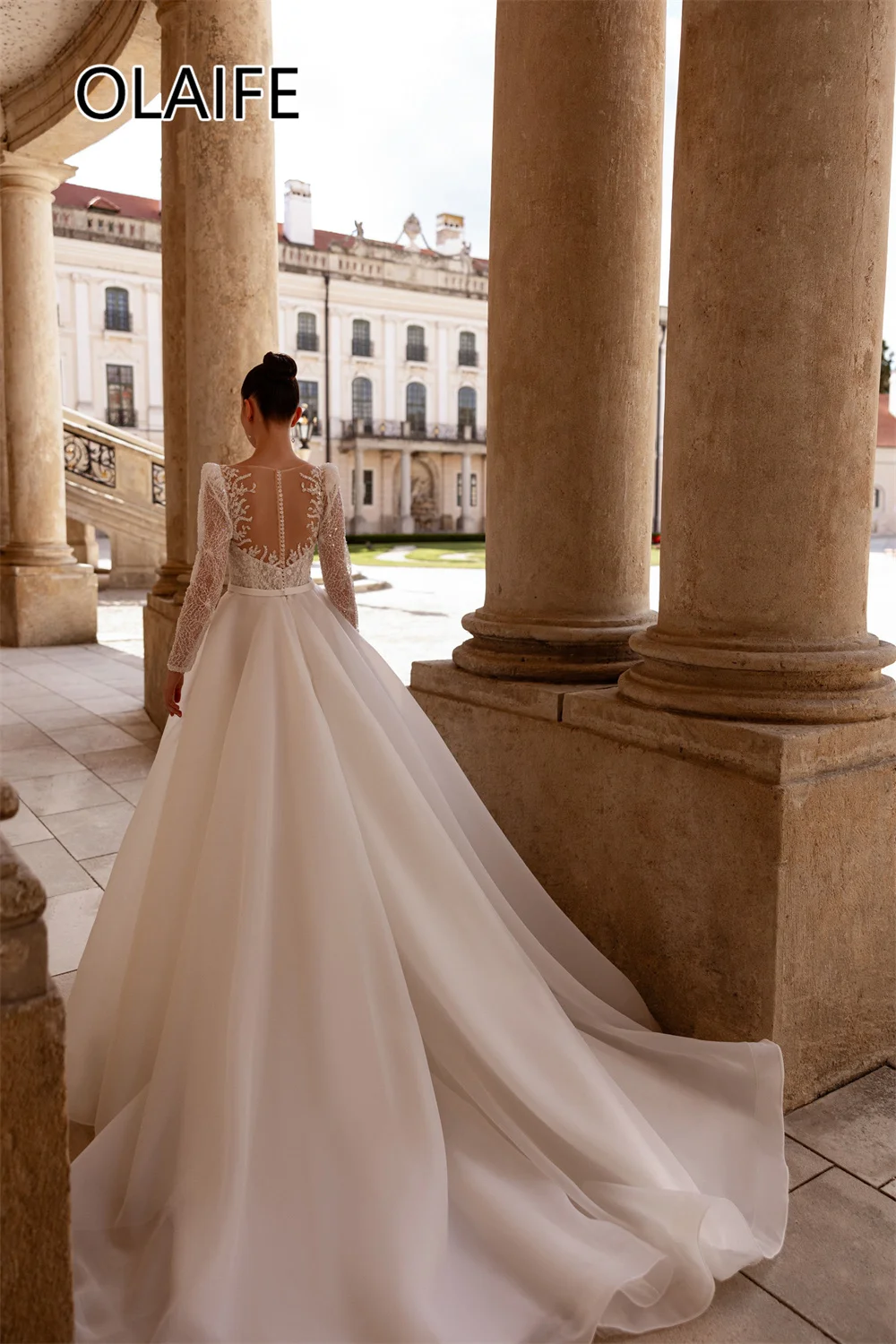 Bohemaid O-Collo Organza Paillettes Abito da sposa in pizzo Illusion Back Court Abiti da sposa per donna con manica lunga Customzied
