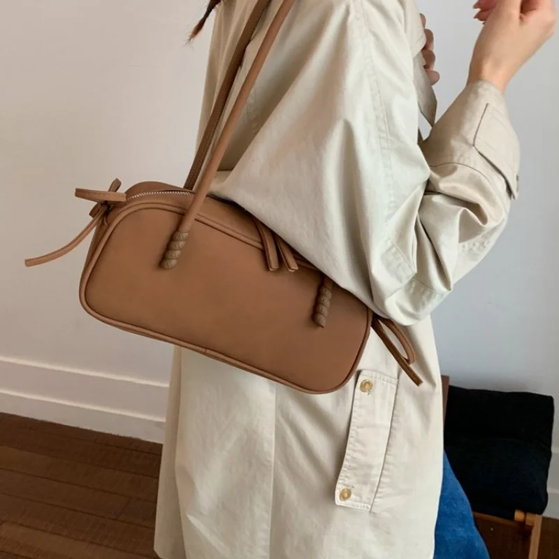 

Women's Crossbody Bag Made Of Premium Leather With High-End Style And Popular Design​