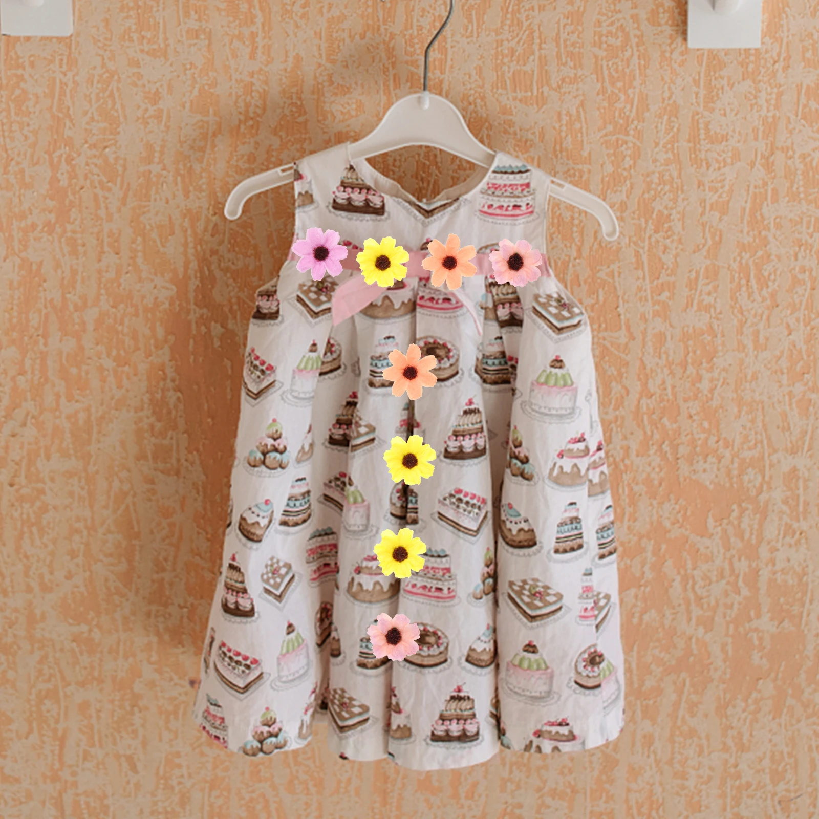 

50 Pcs Flowers Craft Flower Head Daisy Flowers Artificial Small Heads for DIY Crafts Scrapbook Home Decor Gifts